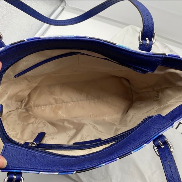 🌷LIKE NEW🌷CALVIN KLEIN 🌷TOP ZIPPER TOTE HANDBAG - Picture 7 of 11